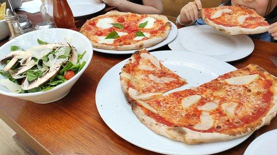Tomy Tomato Pizza